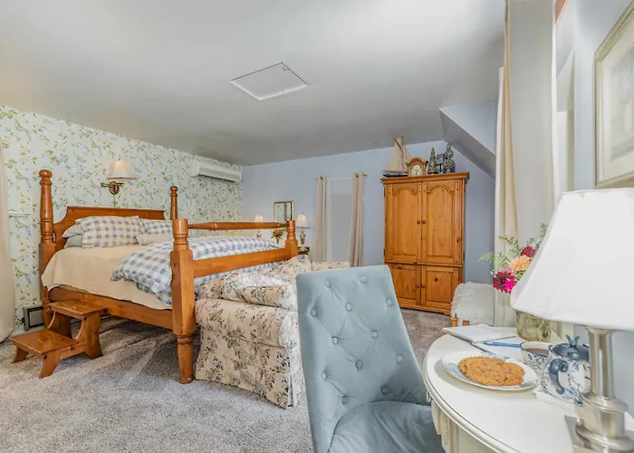 Fallen Tree Farm Bed And Breakfast